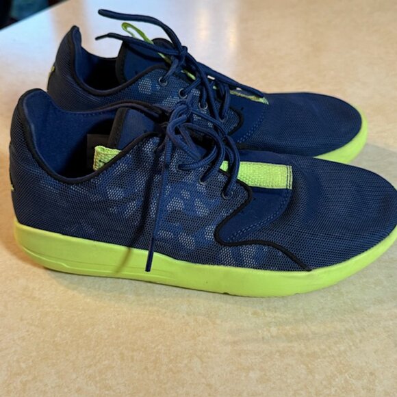 Air Jordan Eclipse 724042-406 Sneakers 6.5 / 8 - Picture 3 of 10